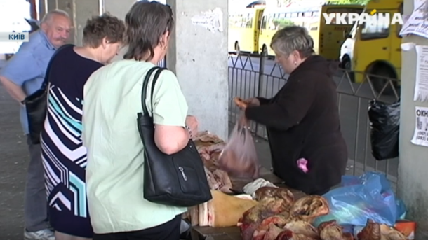 Жара и антисанитария: продавцы стихийных рынков в Украине массово нарушают закон