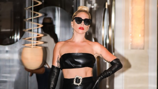 Леди Гага удивила жителей Нью-Йорка сексуальным нарядом