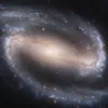 Млечный путь относится к типу галактик с "перемычкой" Фото: ClipGround