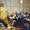 Разговор. Актер Андрей Дебрин на встрече с воспитанниками школы-интерната №2 в Мариуполе