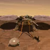 Зонд InSight услышал под марсианской почвой толчки