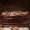 Торт "Сметанник" с шоколадом и орехами