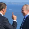 Эммануэль Макрон и Владимир Путин