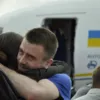 В Борисполе встретили освобожденных украинских заложников Кремля