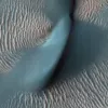 Огромные массы песка на Марсе перемещают сильные ветры