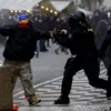 Столкновения на антикарантинном протесте в Праге