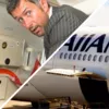 Пассажир Hawaiian Airlines  решил выйти из самолета во время полета