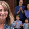 Кэрол Миддлтон, принц Уильям и Кейт Миддлтон с детьми