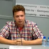 На брифінг в МЗС Білорусі привели Протасевича. Фото: скріншот з відеотрансляції