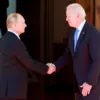Володимир Путін і Джо Байден домовилися взаємодіяти без серйозних конфліктів. Фото: REUTERS / Denis Balibouse / Pool