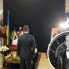 Спілкуватися з журналістами на прощальній церемонії з Григорієм Чапкісом президент не став. Фото: колаж "Сьогодні