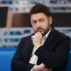 Телеведущий Алексей Суханов