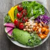 Собрать овощную тарелку – самый эффективный способ есть овощи ежедневно