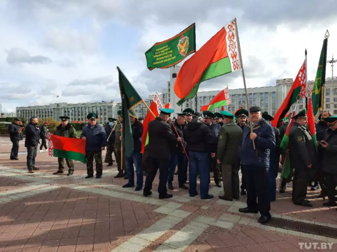 Митинг за Лукашенко с флагом Мадагаскара
