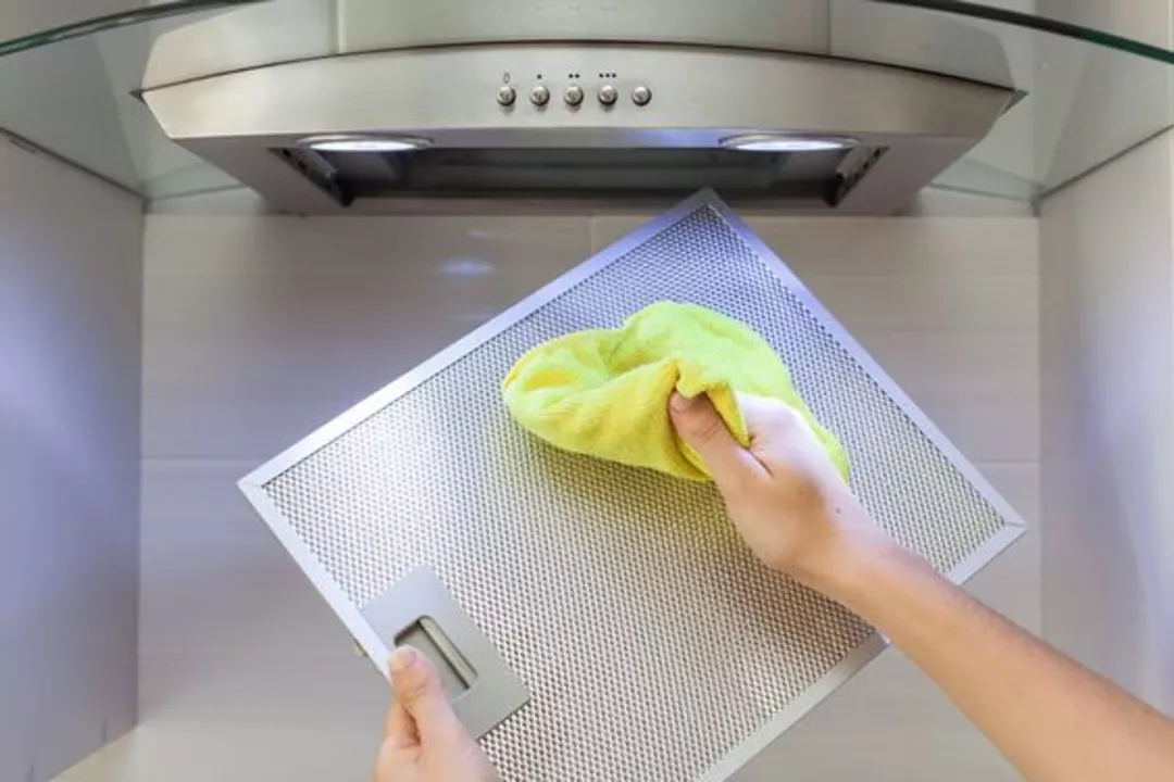 Как легко удалить грязь с решеток на кухне: советы хозяйкам 5