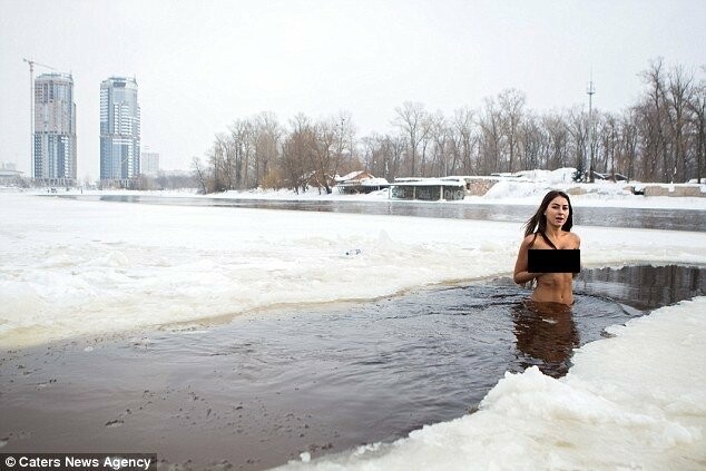 город голых девушек