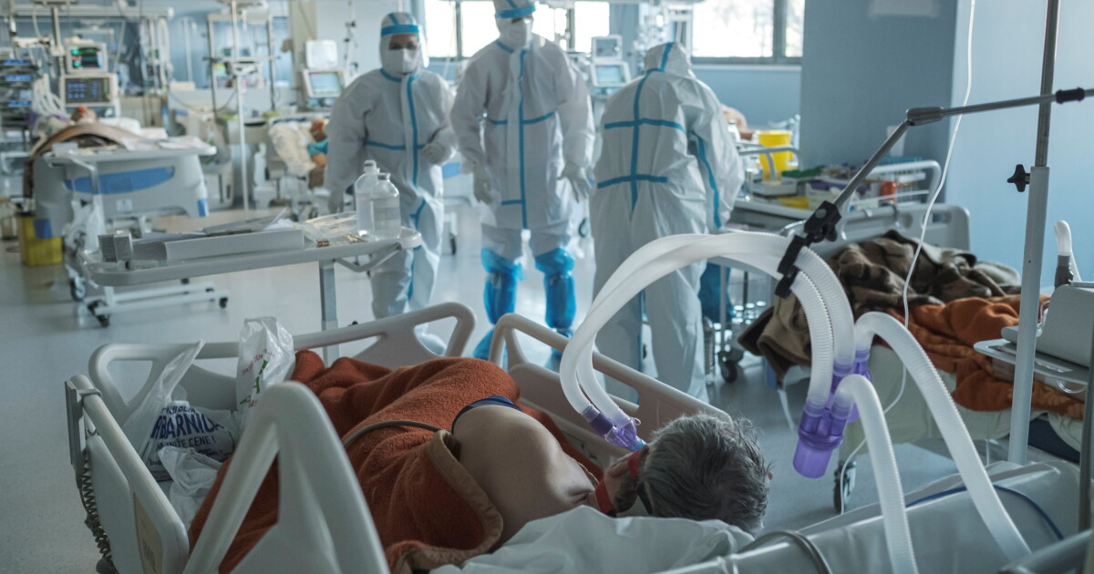 3 недели в больнице. Фото полуразрушенной больницы в Донецке где спасают раненых.