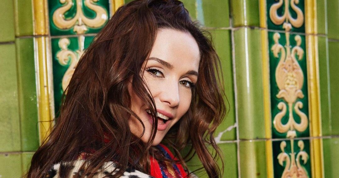 Natalia Oreiro and her 9-year-old son received Russian citizenship - Global  Happenings