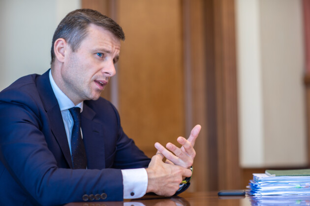 	На что тратит деньги министр финансов – интервью с Сергеем Марченко