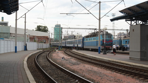 Билеты на 16 поездов в Украине начали продавать за 45 суток до отправления: список