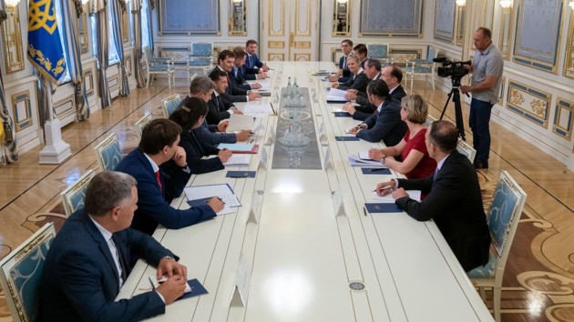 Зеленский озвучил президенту Всемирного банка ключевые задачи своей команды