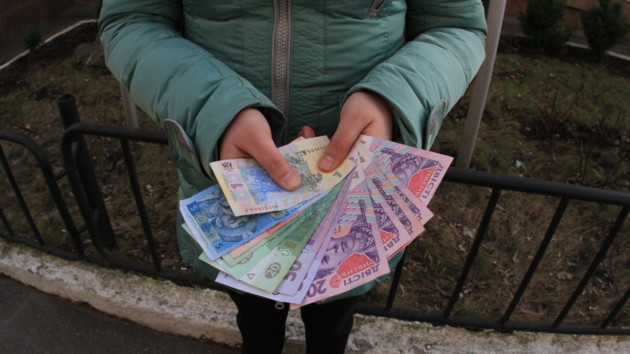 Українці почали масово торгувати боргами: хто їх купує і навіщо, фото-1