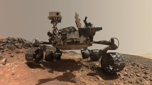 Ученые NASA вынуждены управлять марсоходом Curiosity из дома