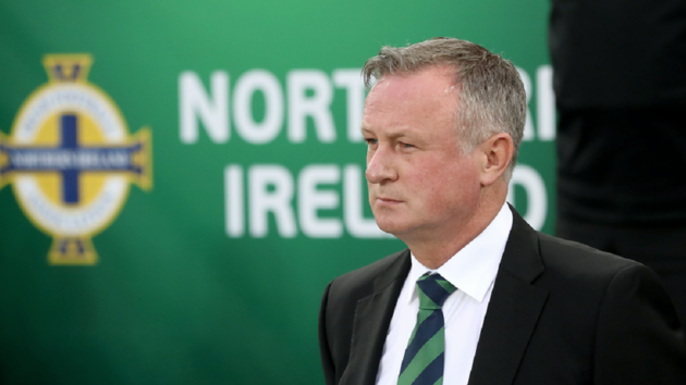 Сборная Северной Ирландии осталась без тренера из-за коронавируса