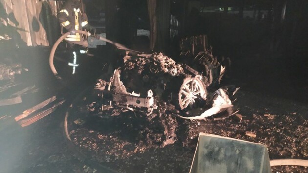 В Киеве за ночь сгорели четыре машины