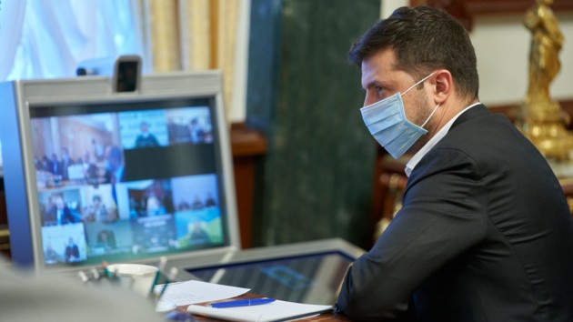 Зеленский: Украина начинает подготовку к выходу из карантина