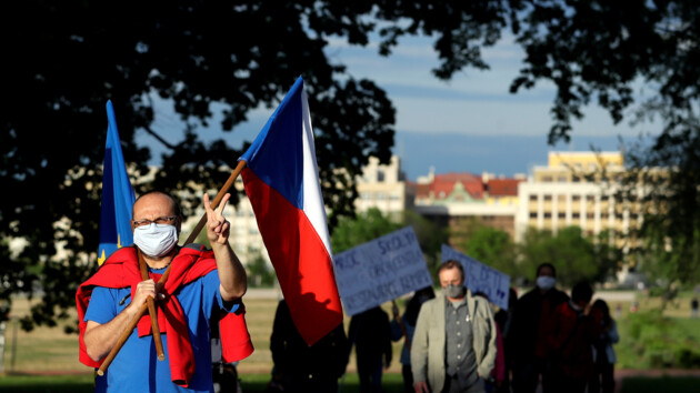 Чехия опровергла выдачу рабочих виз украинцам