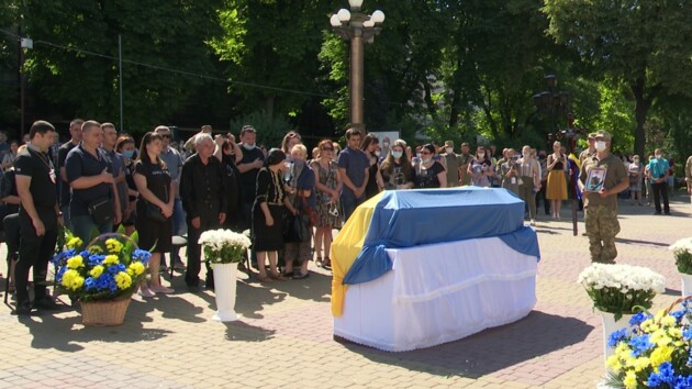 В Тернополе попрощались с погибшим на Донбассе бойцом "Айдара" (видео)