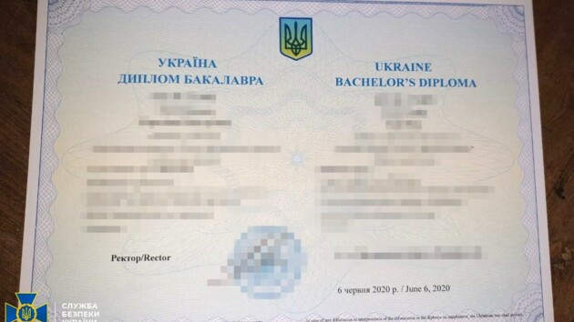Делали дипломы для боевиков «ДНР»: в Харькове «накрыли» преступную группировку