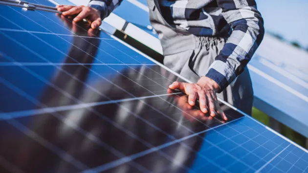 Укргазбанк дает возможность приобрести в лизинг оборудование для солнечных электростанций