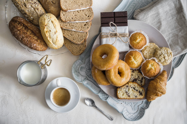 Хліб, шоколад і каву можна не виключати з меню