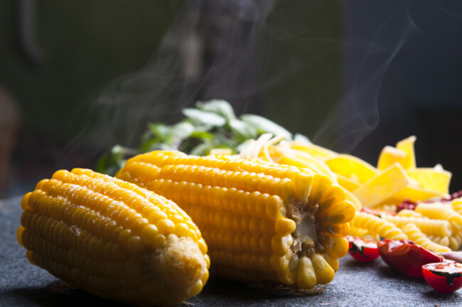Як варити стару кукурудзу