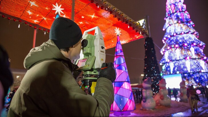 Новогодняя елка в Харькове попала в Книгу рекордов Украины | Фото: пресс-служба мэрии Харькова
