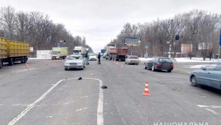В Запорожье пешехода сбили сразу две легковушки | Фото: Нацполиция