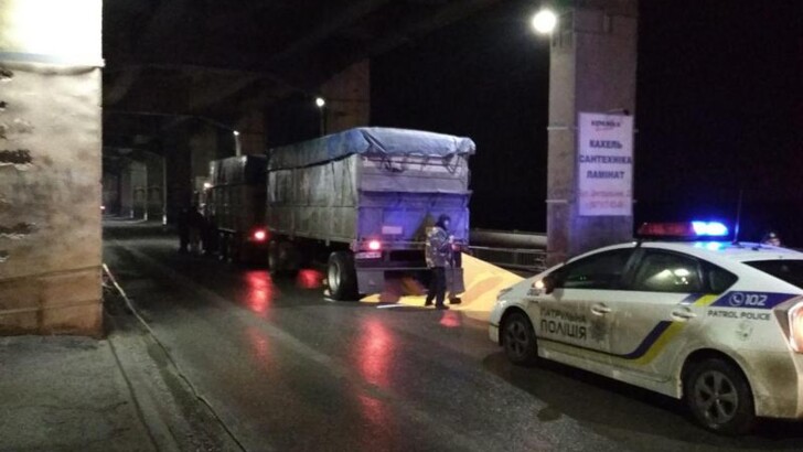 В Запорожье произошло ДТП на мосту | Фото: Нацполиция