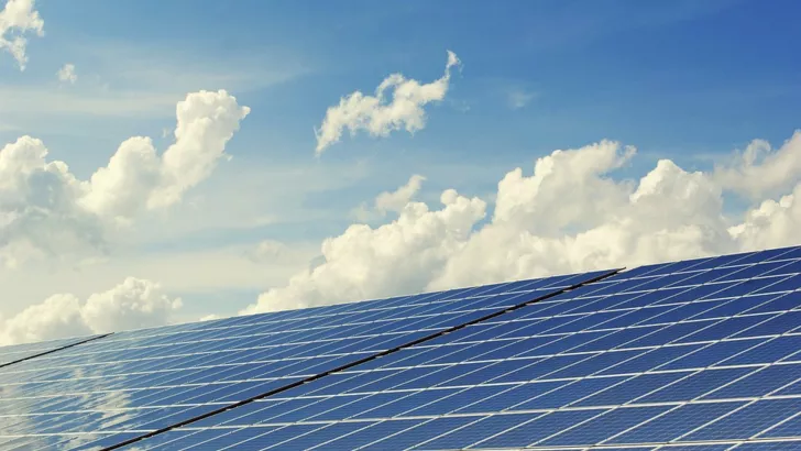 Солнечная батарея - один из источников "зеленой" энергии