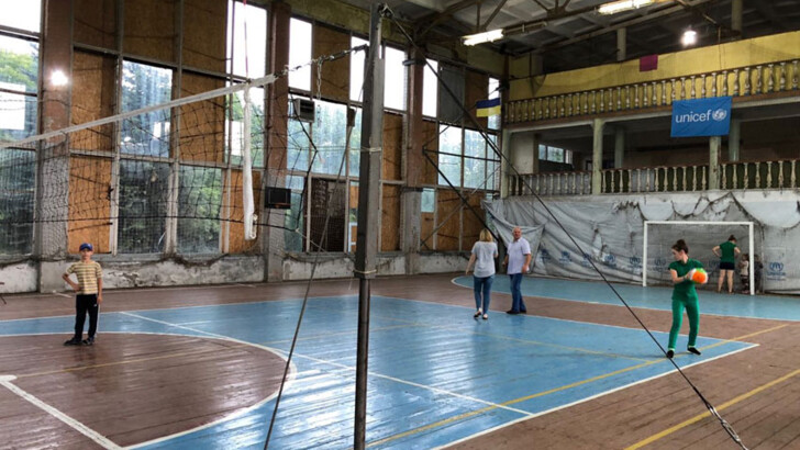 Зал в Красногоровке, который восстановят футболисты "Шахтера"