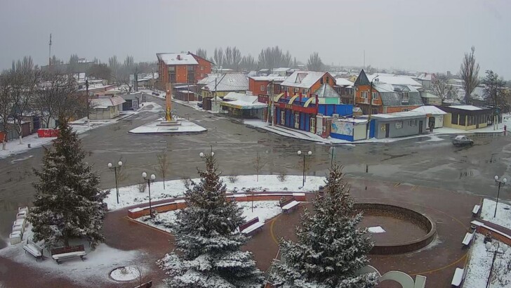 Побережье Азовского моря засыпало снегом. Фото: inform.zp.ua