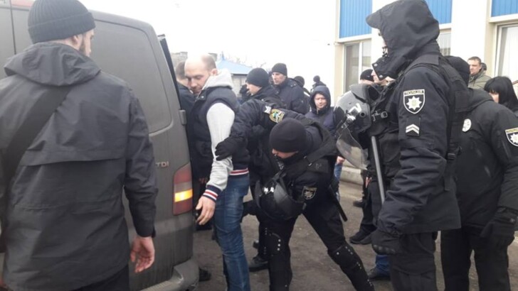 На въезде в Одессу задержали группу возможных провокаторов | Фото: Facebook