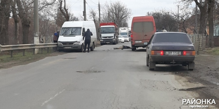 Столкновение маршрутки с мотоциклом в Пологах. Фото: Районка