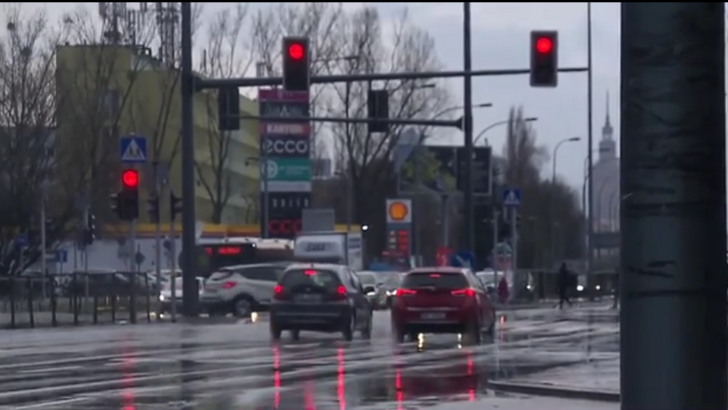 В Польше из-за урагана десятки тысяч домов остались без света. Скриншот