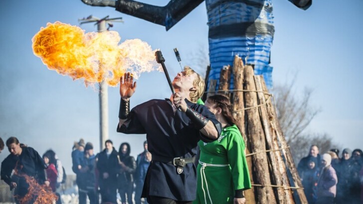 В России сожгли Короля Ночи из "Игры престолов" | Фото: Святослав Селезнев