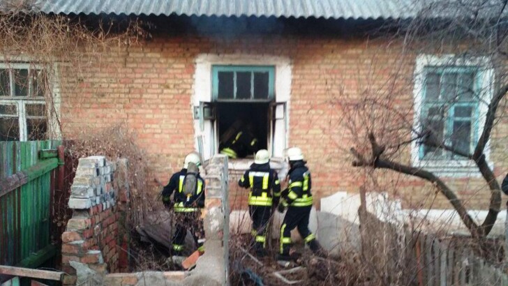 В Запорожье вспыхнул серьезный пожар | Фото: ГСЧС