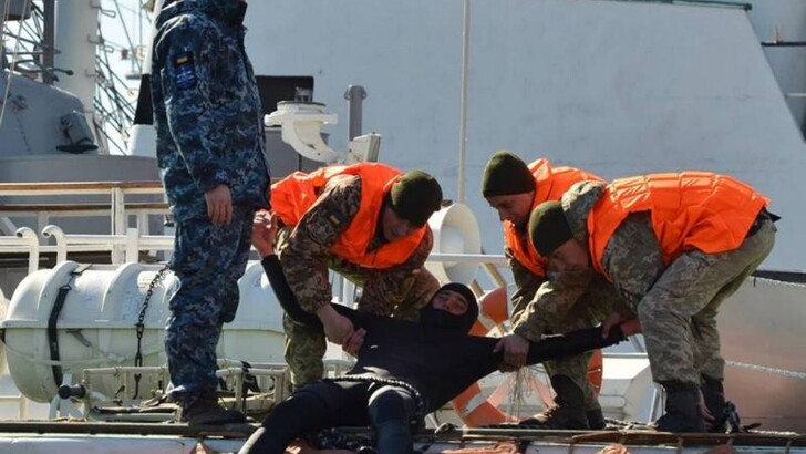 В Одессе прошли учения водолазов ВМС Украины | Фото: Facebook