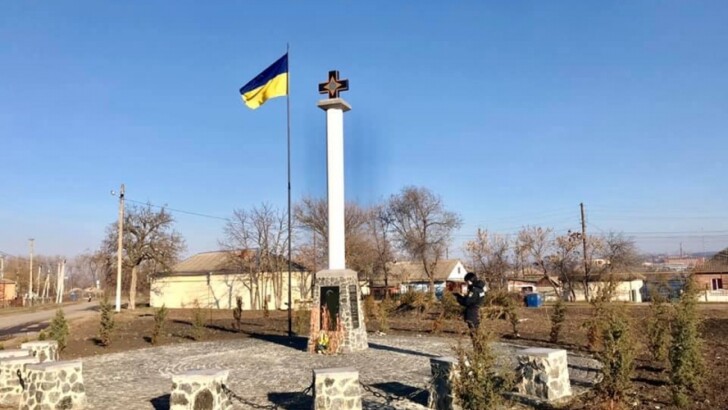 В Одесской области вандалы осквернили памятник воинам УНР | Фото: Трасса-Е95