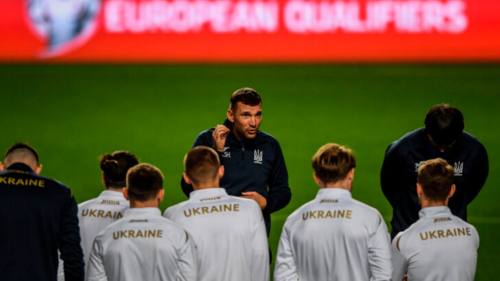 Тренировка сборной Украины на стадионе "Эштадиу да Луж" | Фото: AFP